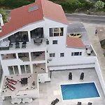 Ana Preko