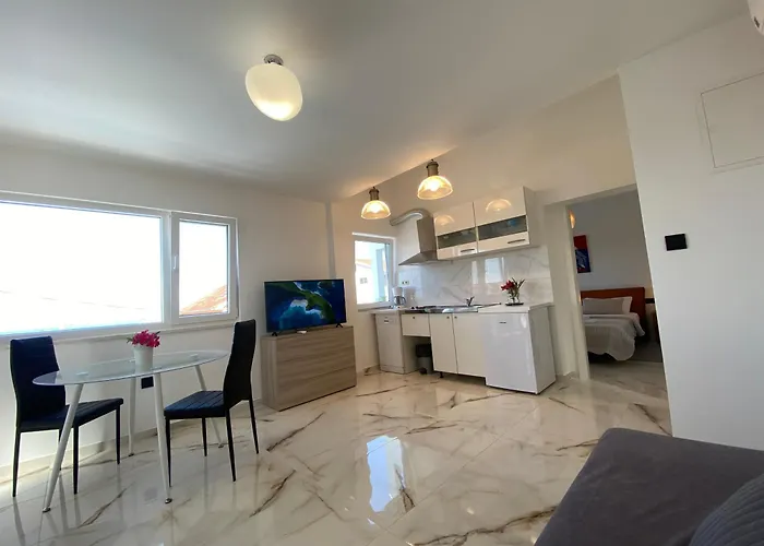 Ana Апартаменты Преко